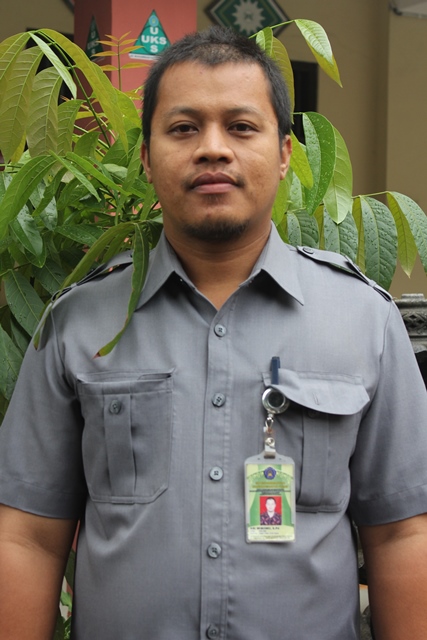 Pak Ari Wibowo
